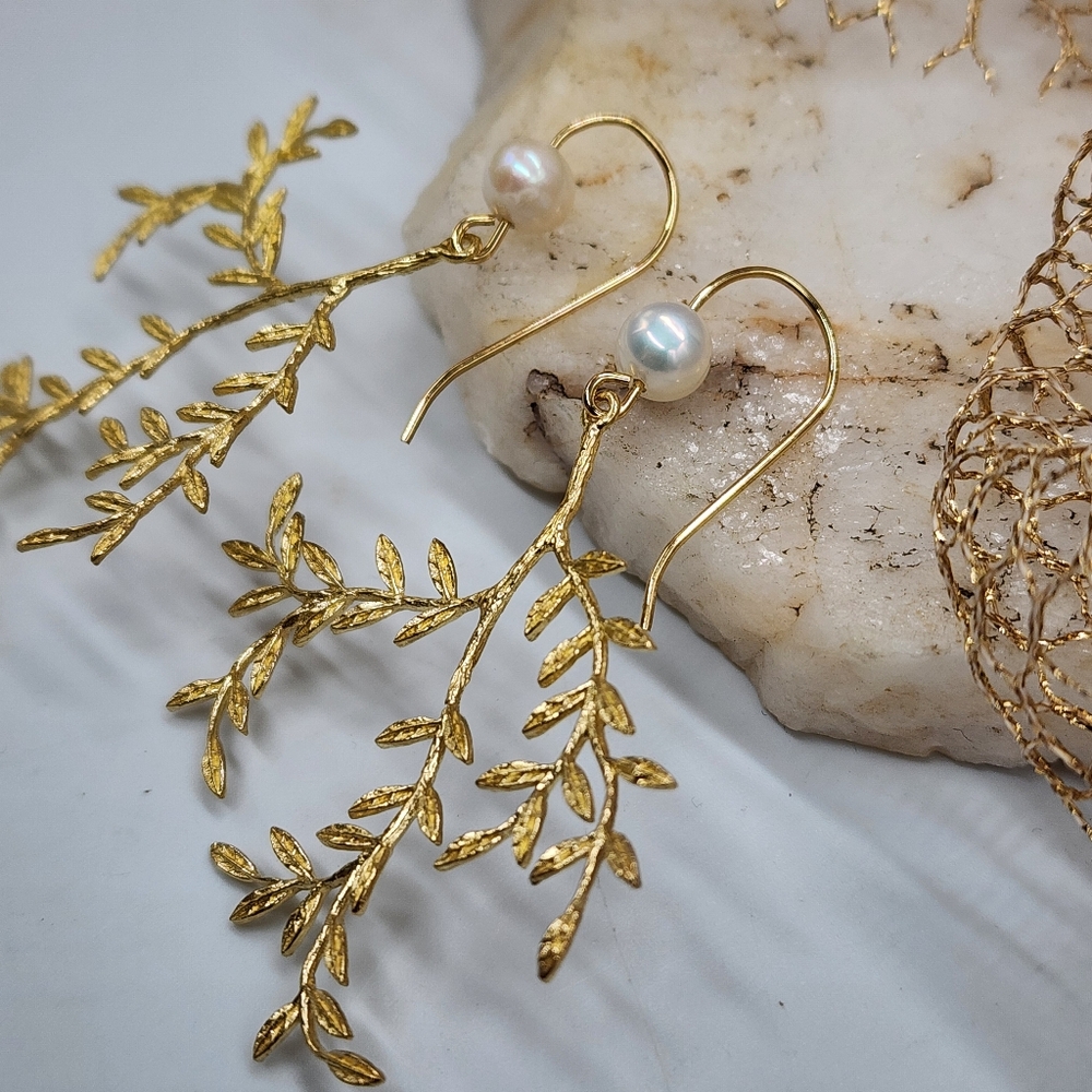 Johnny Was Jewelry Floral Lightweight Earrings 18K Gold plated Real Pearl - Picture 4 of 11